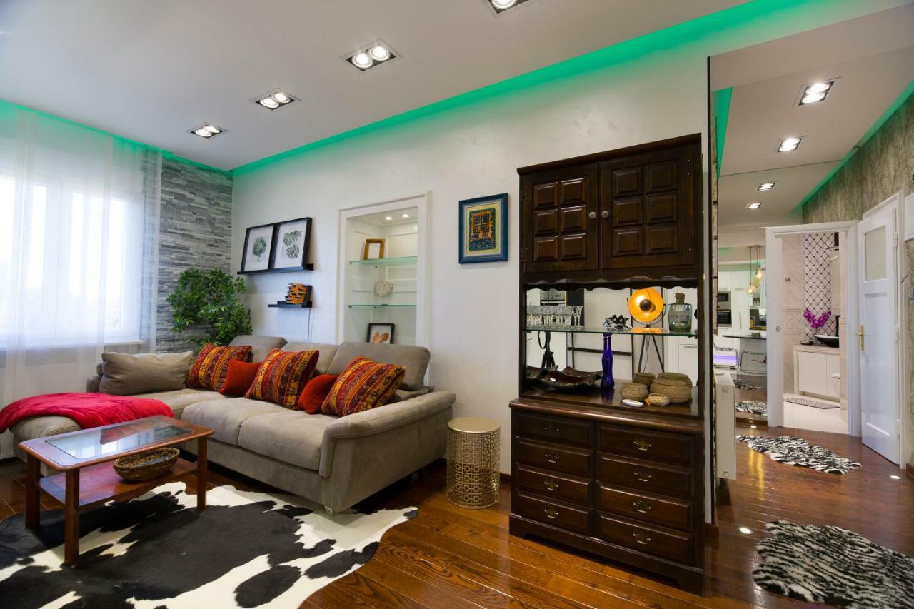 Sun Art Apartment *